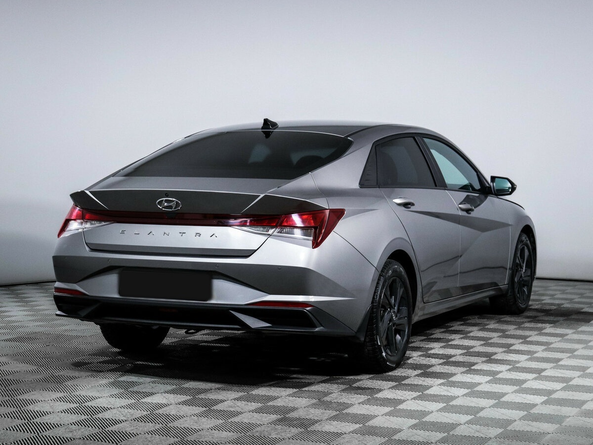Купить Hyundai Elantra с пробегом. Фото: #3