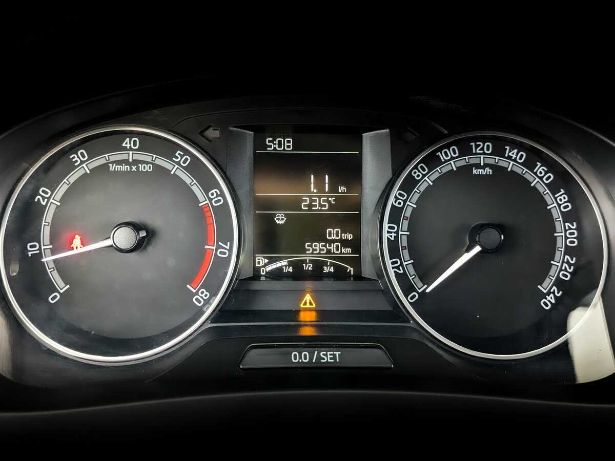 Купить Skoda Rapid с пробегом. Фото: #10