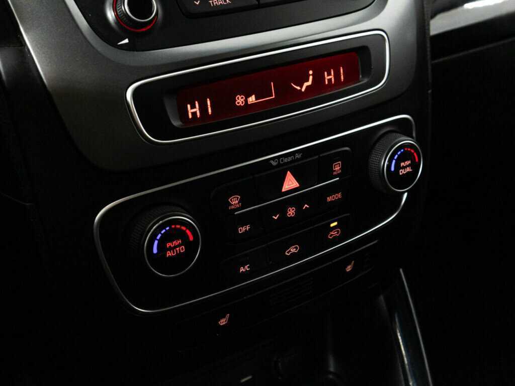 Купить Kia Sorento с пробегом. Фото: #15