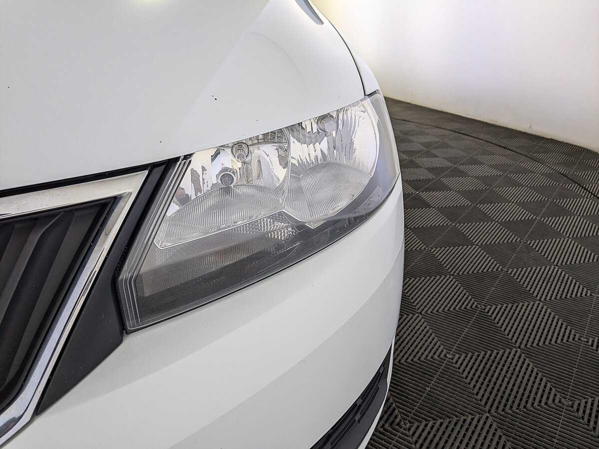 Купить Skoda Rapid с пробегом. Фото: #10