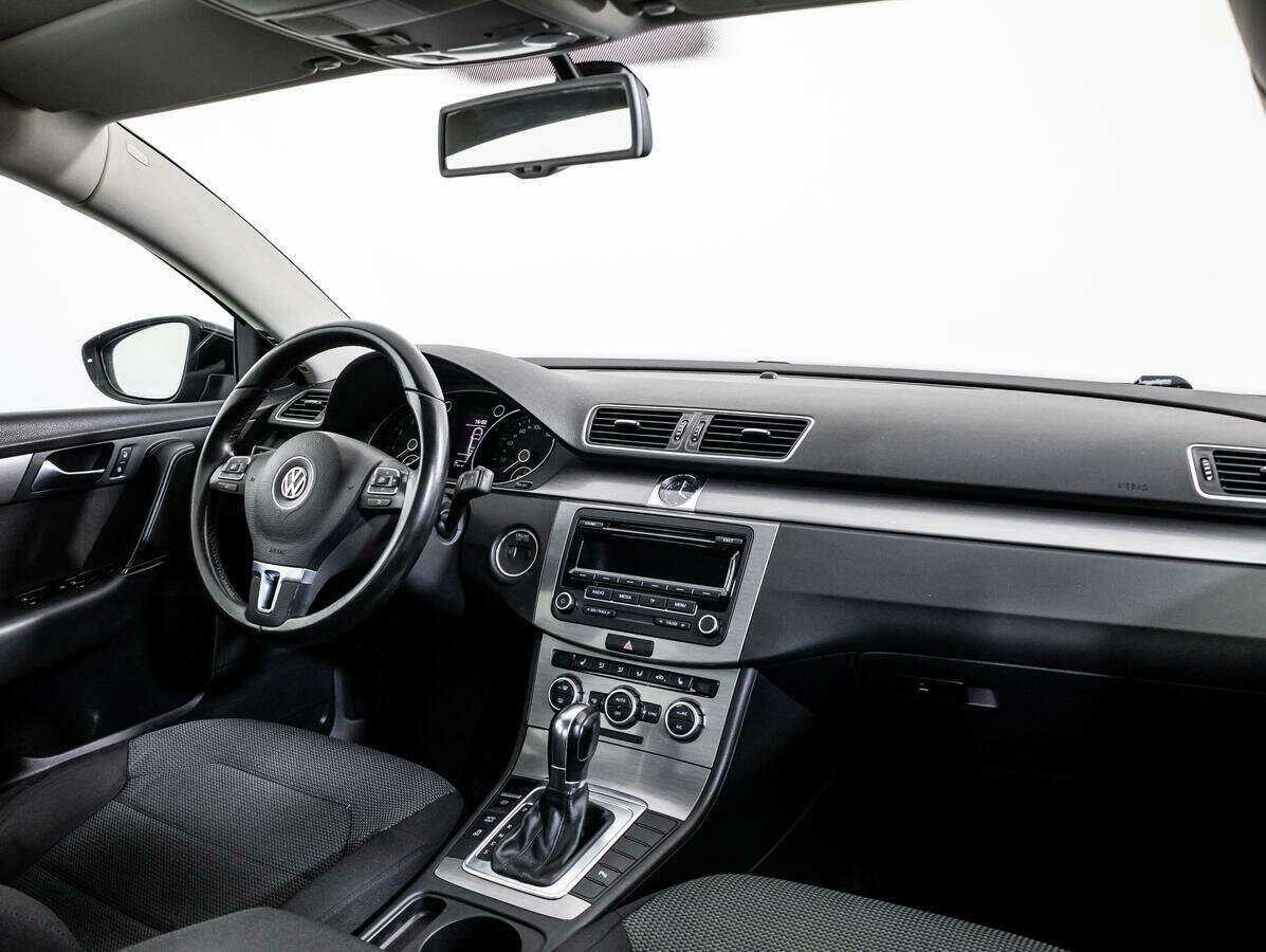 Купить Volkswagen Passat с пробегом. Фото: #8