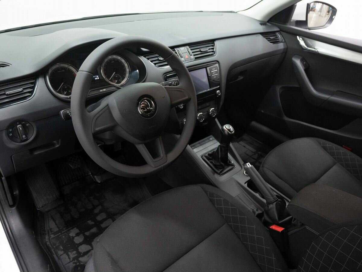 Купить Skoda Octavia с пробегом. Фото: #7