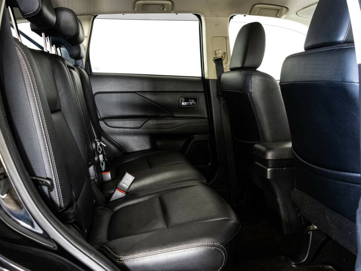 Купить Mitsubishi Outlander с пробегом. Фото: #15