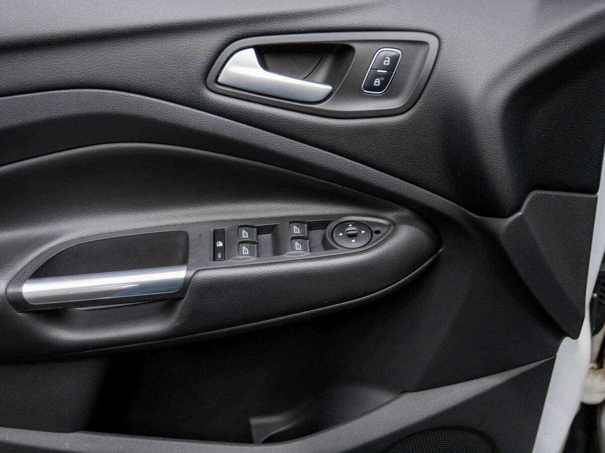 Купить Ford Kuga с пробегом. Фото: #15