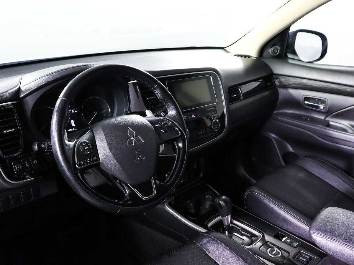Купить Mitsubishi Outlander с пробегом. Фото: #11