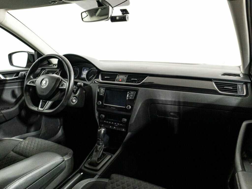 Купить Skoda Rapid с пробегом. Фото: #8