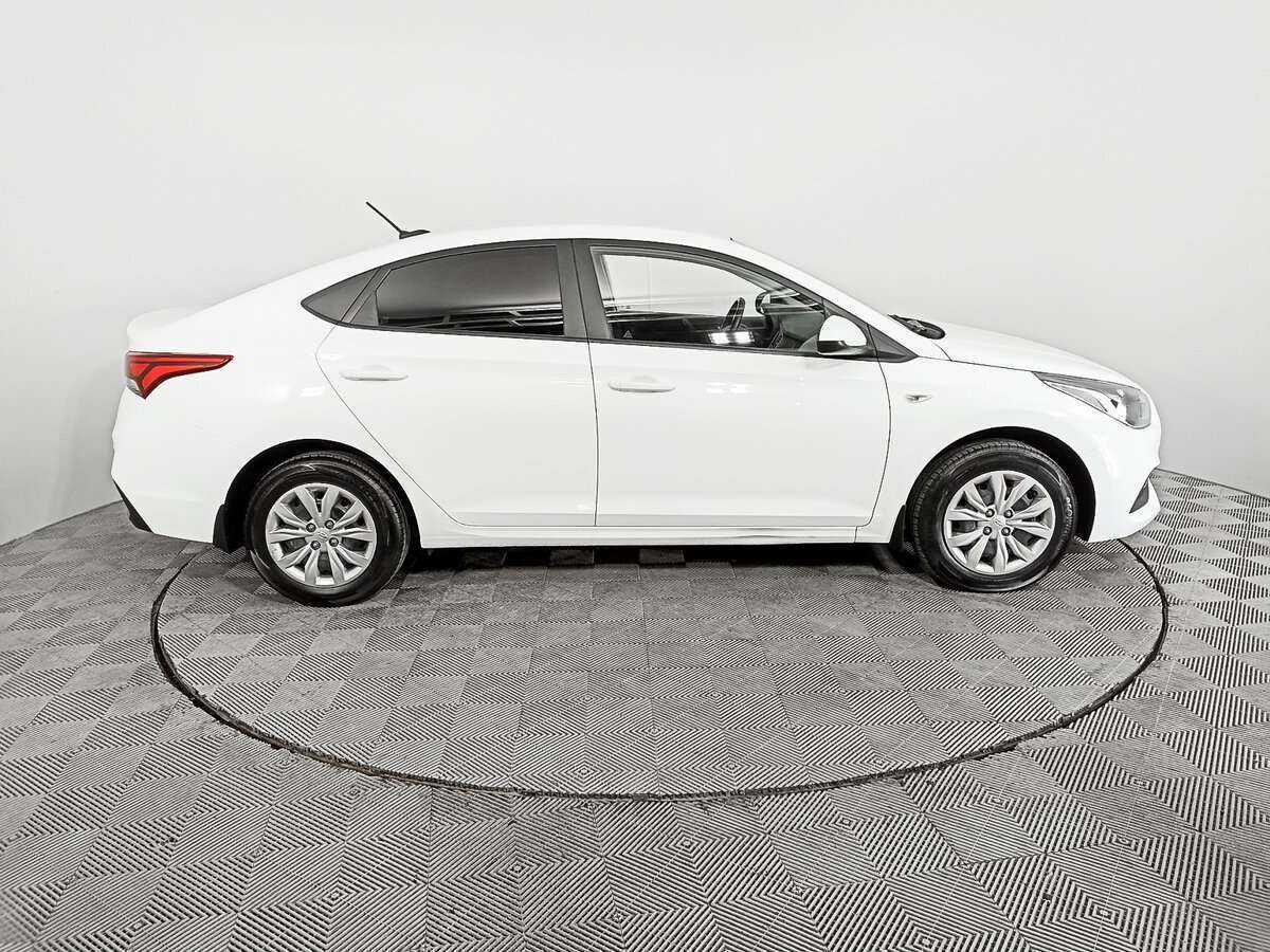 Купить Hyundai Solaris с пробегом. Фото: #3