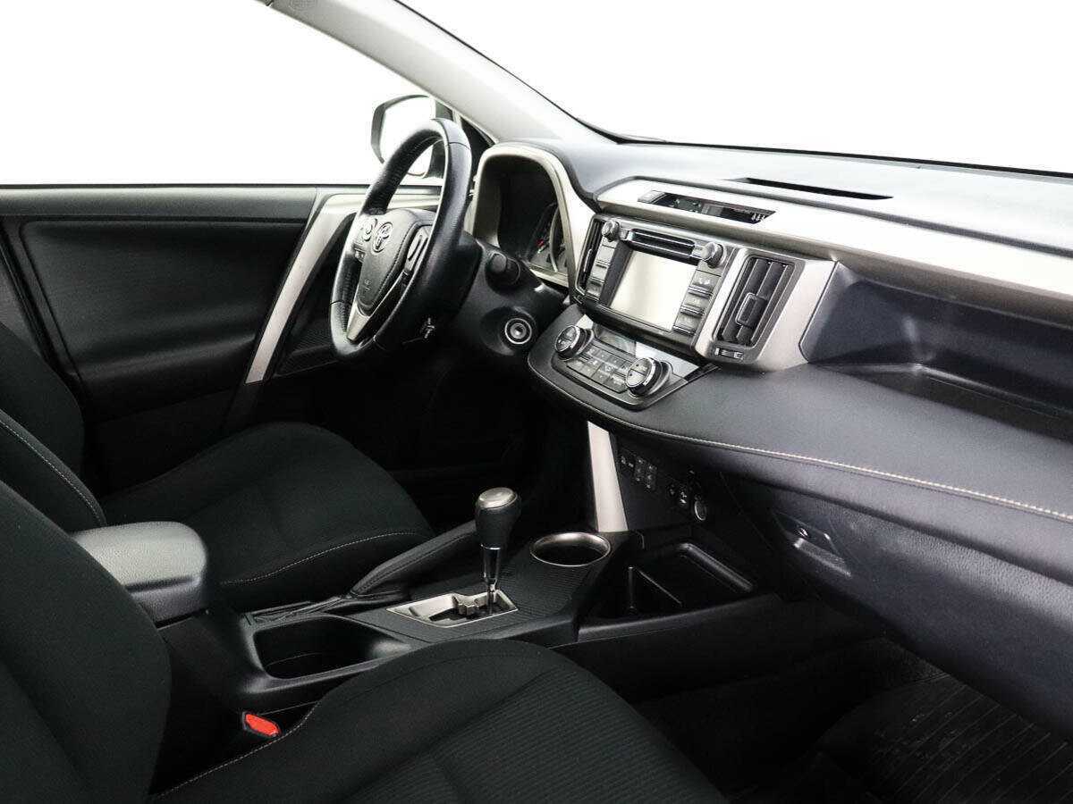 Купить Toyota RAV4 с пробегом. Фото: #8