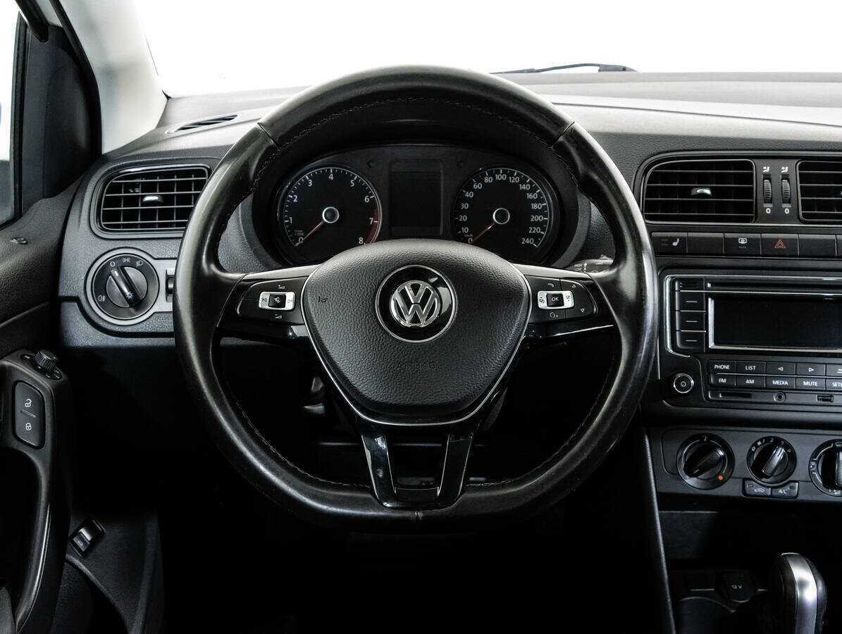 Купить Volkswagen Polo с пробегом. Фото: #11