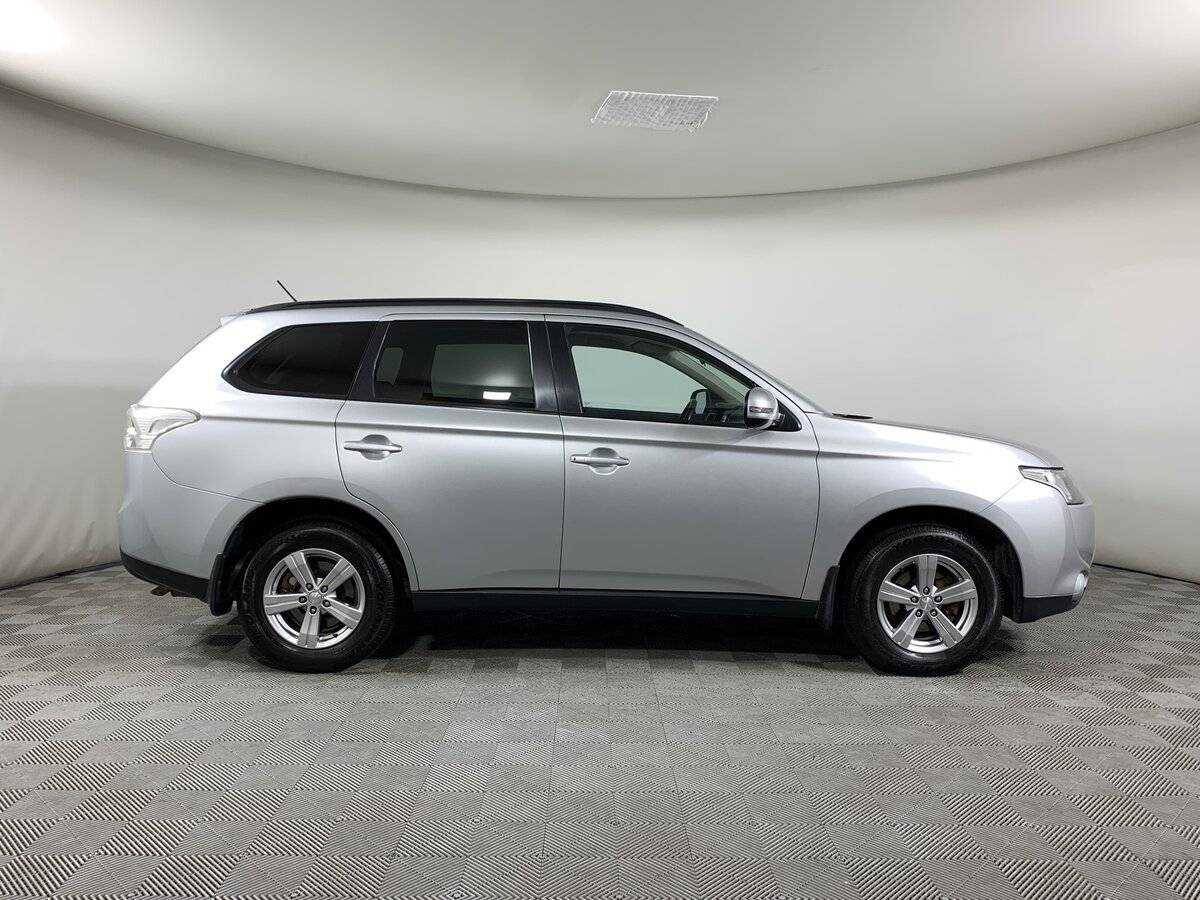 Купить Mitsubishi Outlander с пробегом. Фото: #3