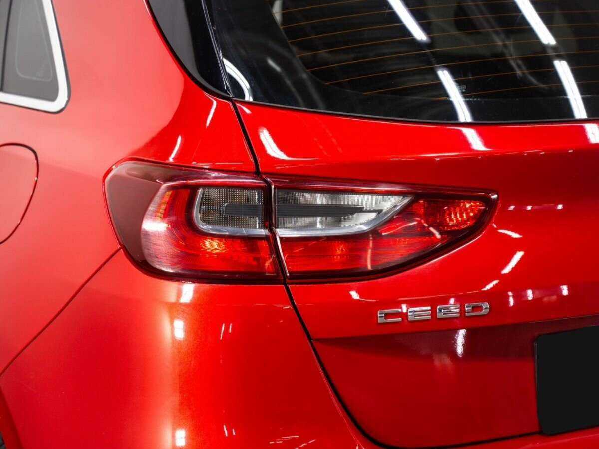 Купить Kia Ceed с пробегом. Фото: #9