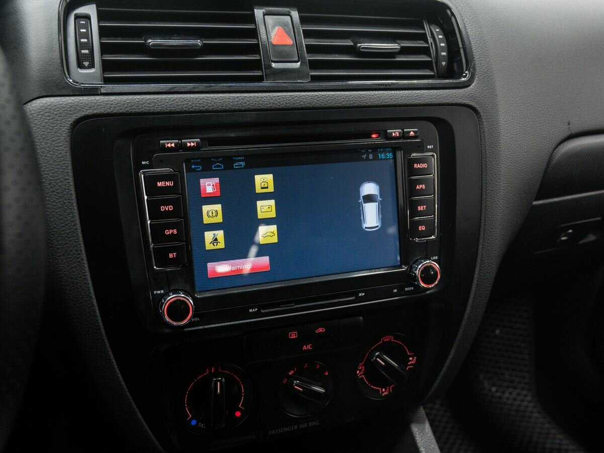 Купить Volkswagen Jetta с пробегом. Фото: #17