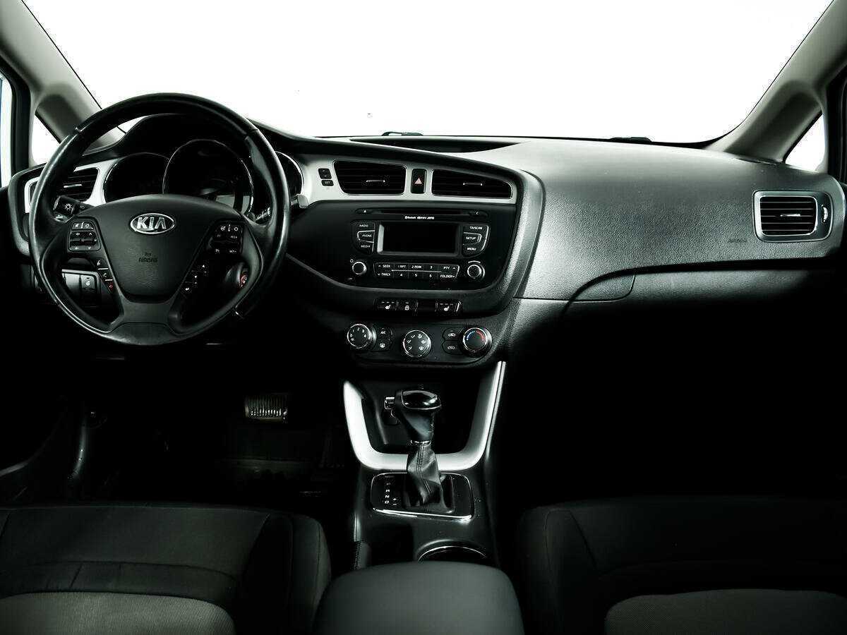 Купить Kia Ceed с пробегом. Фото: #10