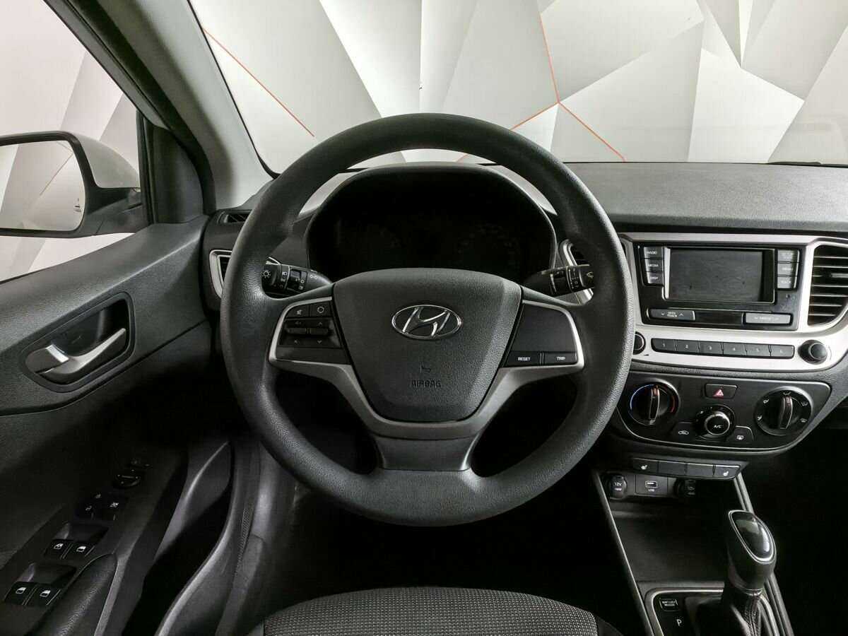 Купить Hyundai Solaris с пробегом. Фото: #15