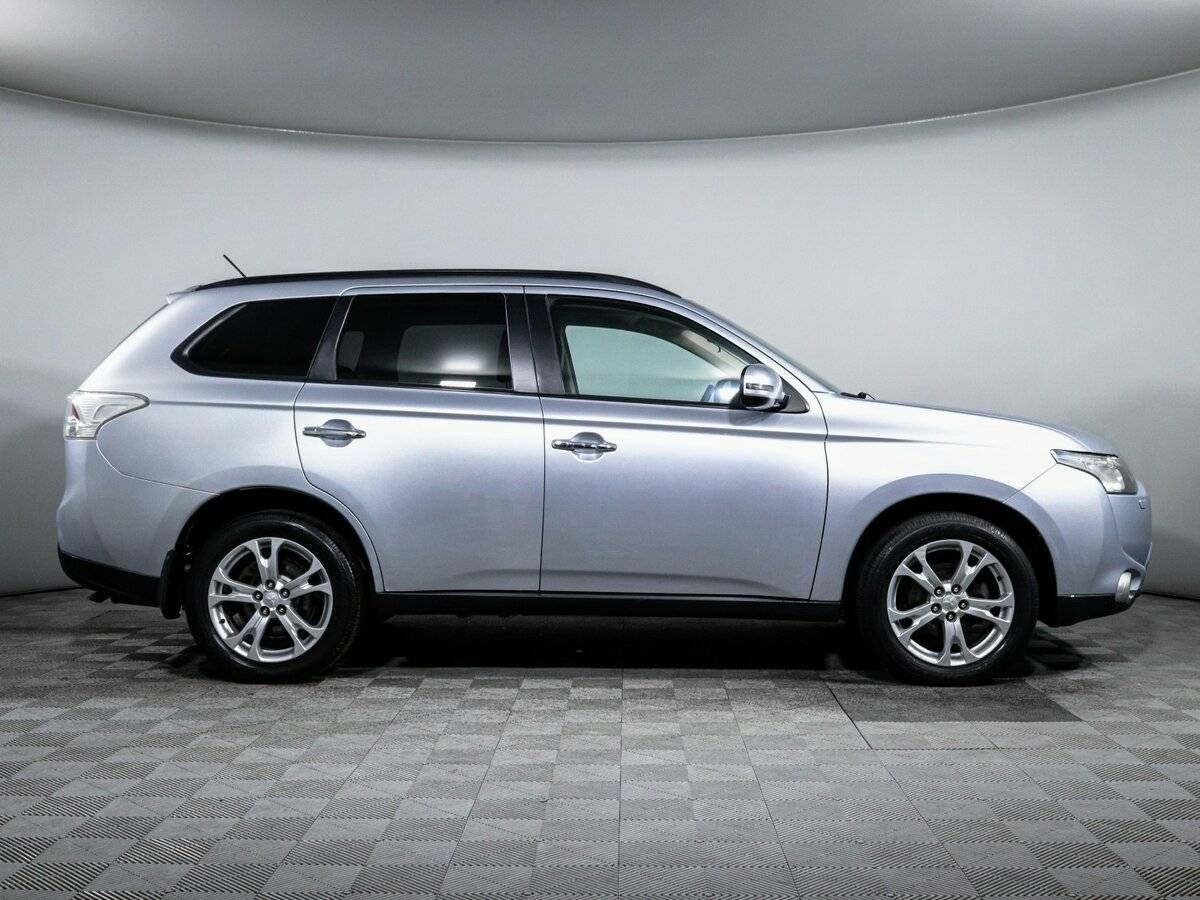 Купить Mitsubishi Outlander с пробегом. Фото: #3