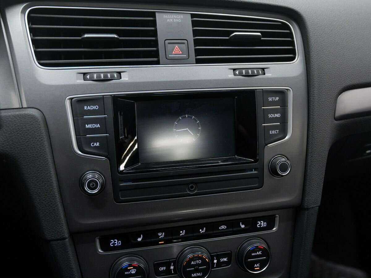 Купить Volkswagen Golf с пробегом. Фото: #21