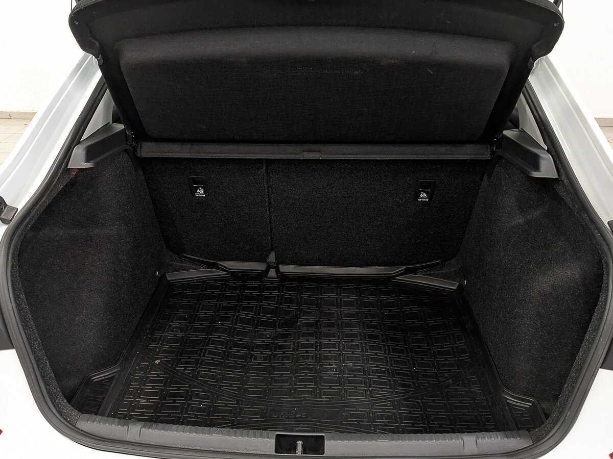 Купить Volkswagen Polo с пробегом. Фото: #9