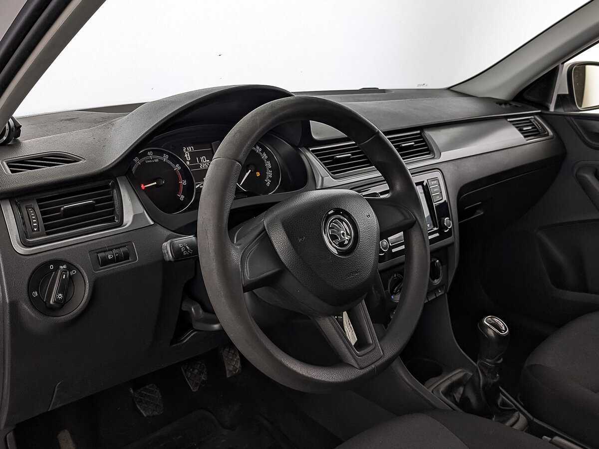 Купить Skoda Rapid с пробегом. Фото: #13
