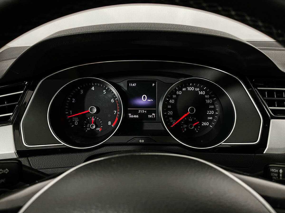 Купить Volkswagen Passat с пробегом. Фото: #10