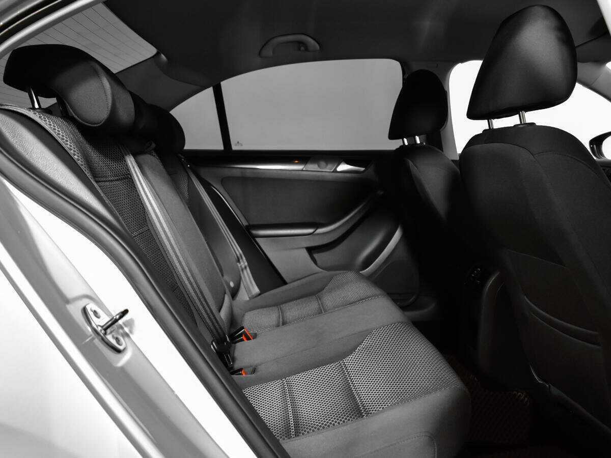 Купить Volkswagen Jetta с пробегом. Фото: #9