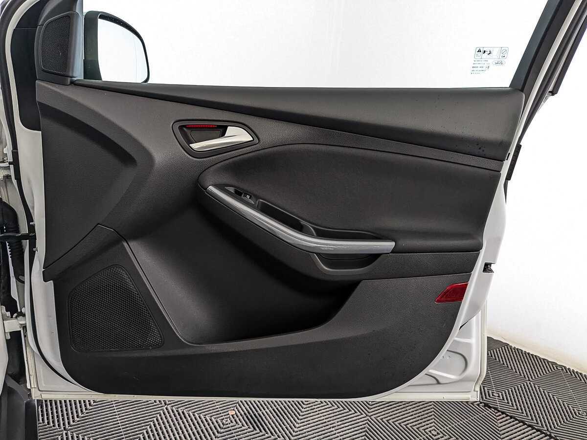 Купить Ford Focus с пробегом. Фото: #24