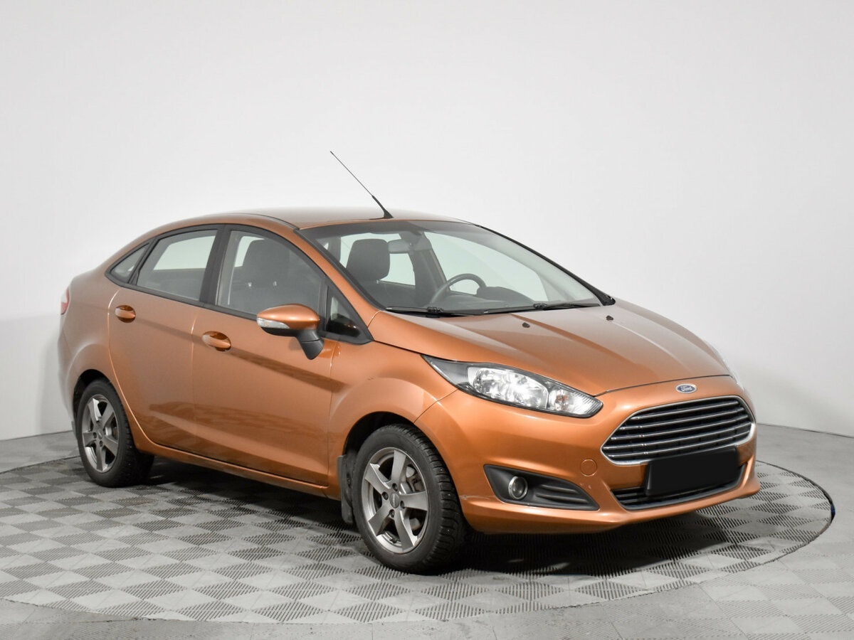 Купить Ford Fiesta с пробегом. Фото: #2