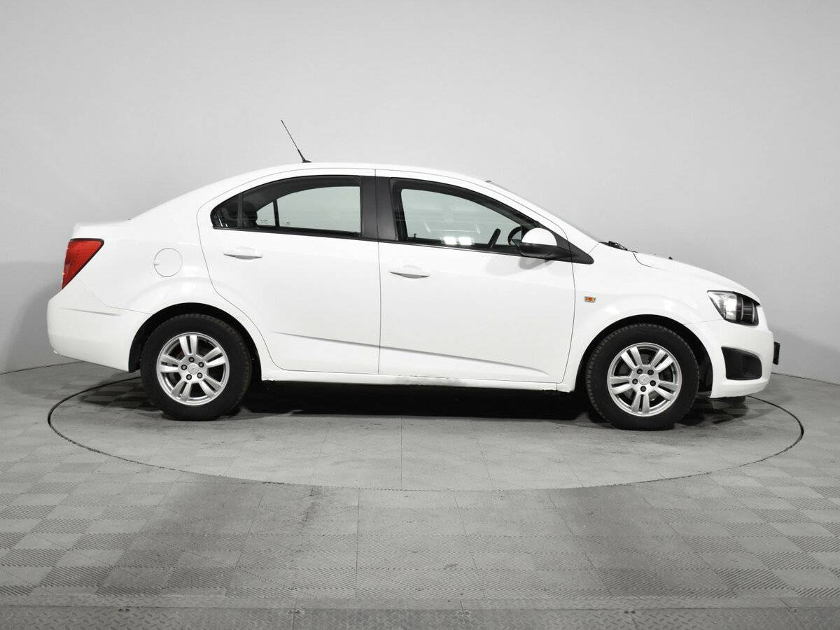 Купить Chevrolet Aveo с пробегом. Фото: #3