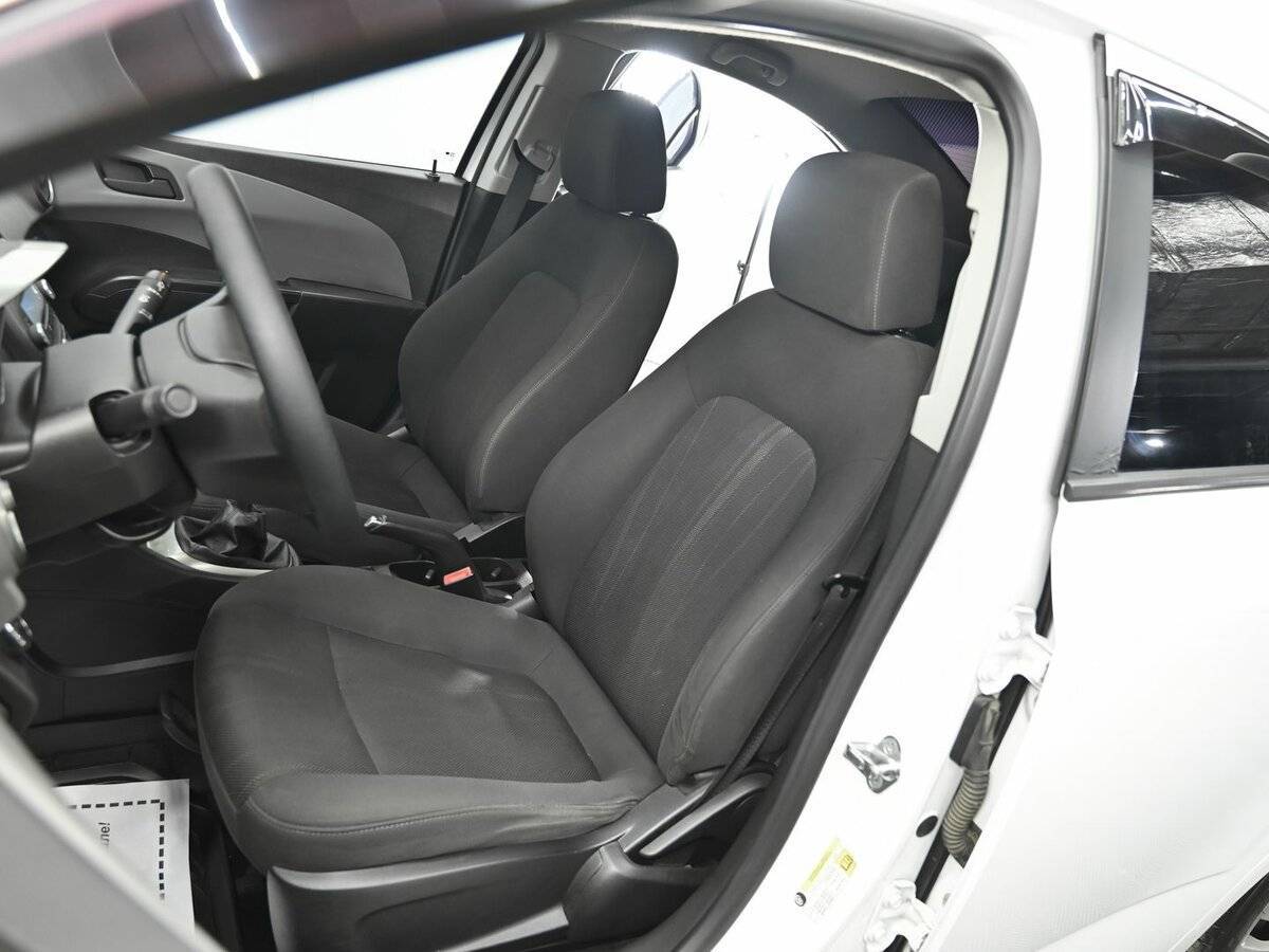 Купить Chevrolet Aveo с пробегом. Фото: #4