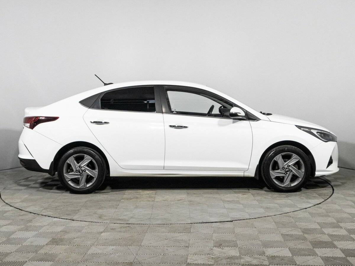 Купить Hyundai Solaris с пробегом. Фото: #3