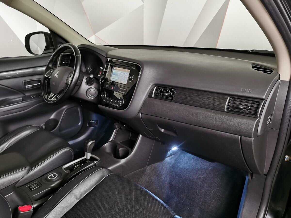 Купить Mitsubishi Outlander с пробегом. Фото: #8