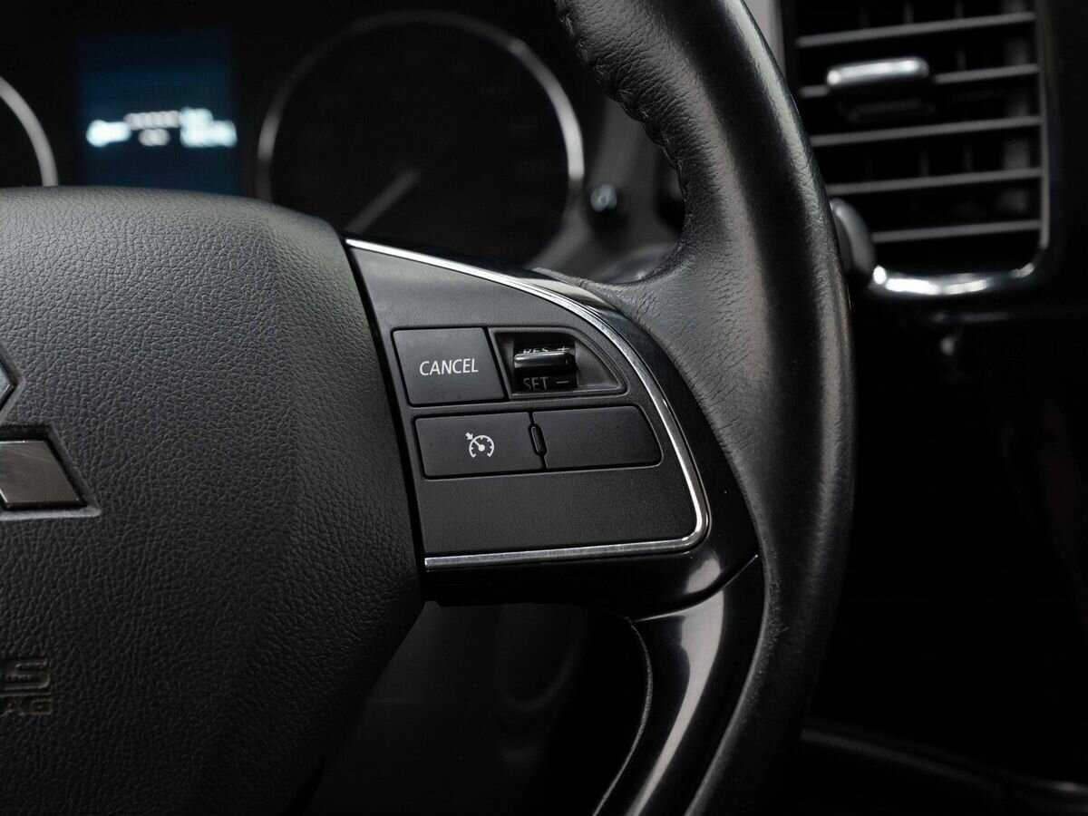 Купить Mitsubishi Outlander с пробегом. Фото: #17