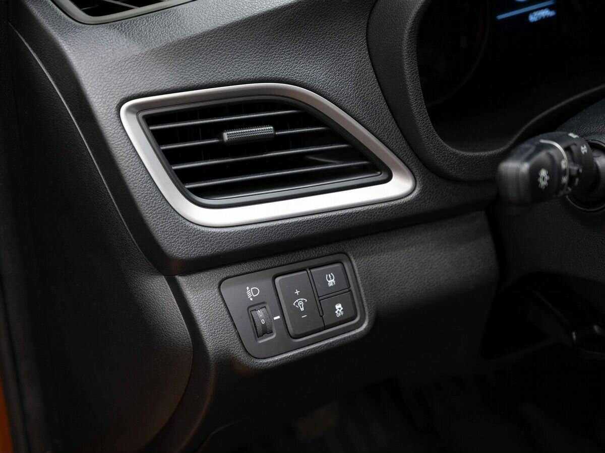 Купить Hyundai Solaris с пробегом. Фото: #18