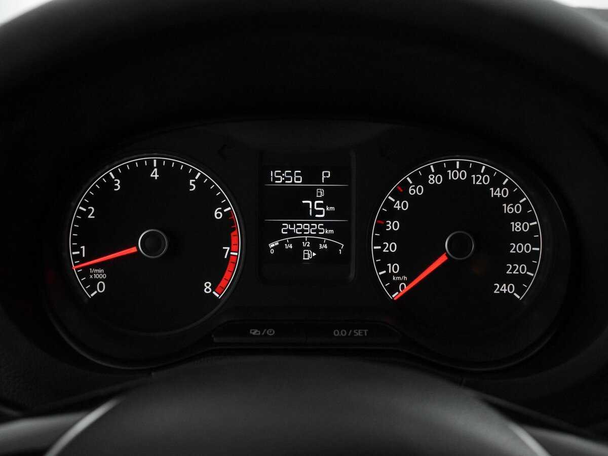 Купить Volkswagen Polo с пробегом. Фото: #17