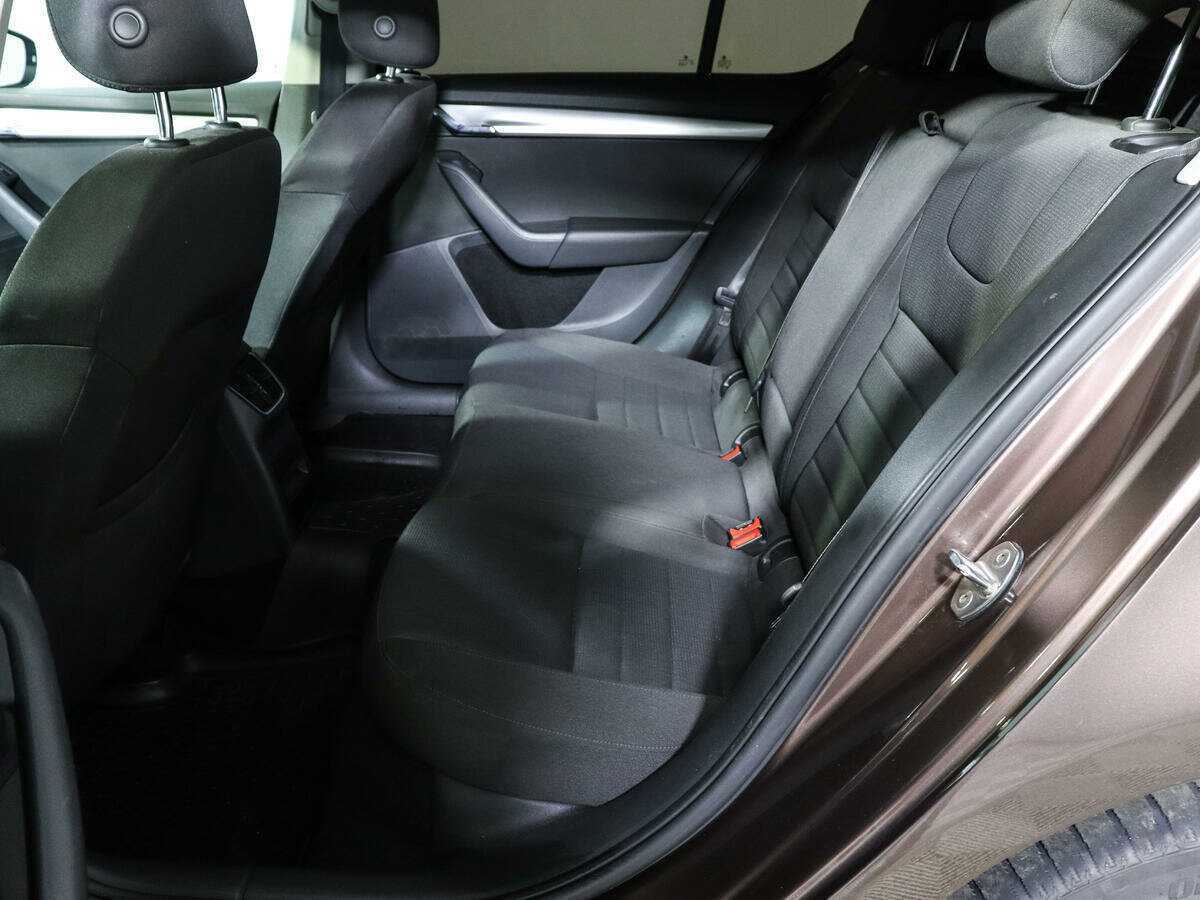 Купить Skoda Octavia с пробегом. Фото: #9