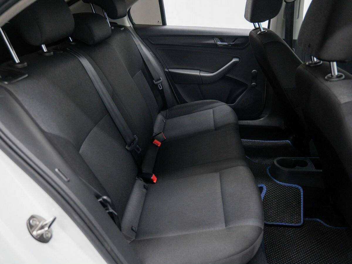 Купить Skoda Rapid с пробегом. Фото: #12