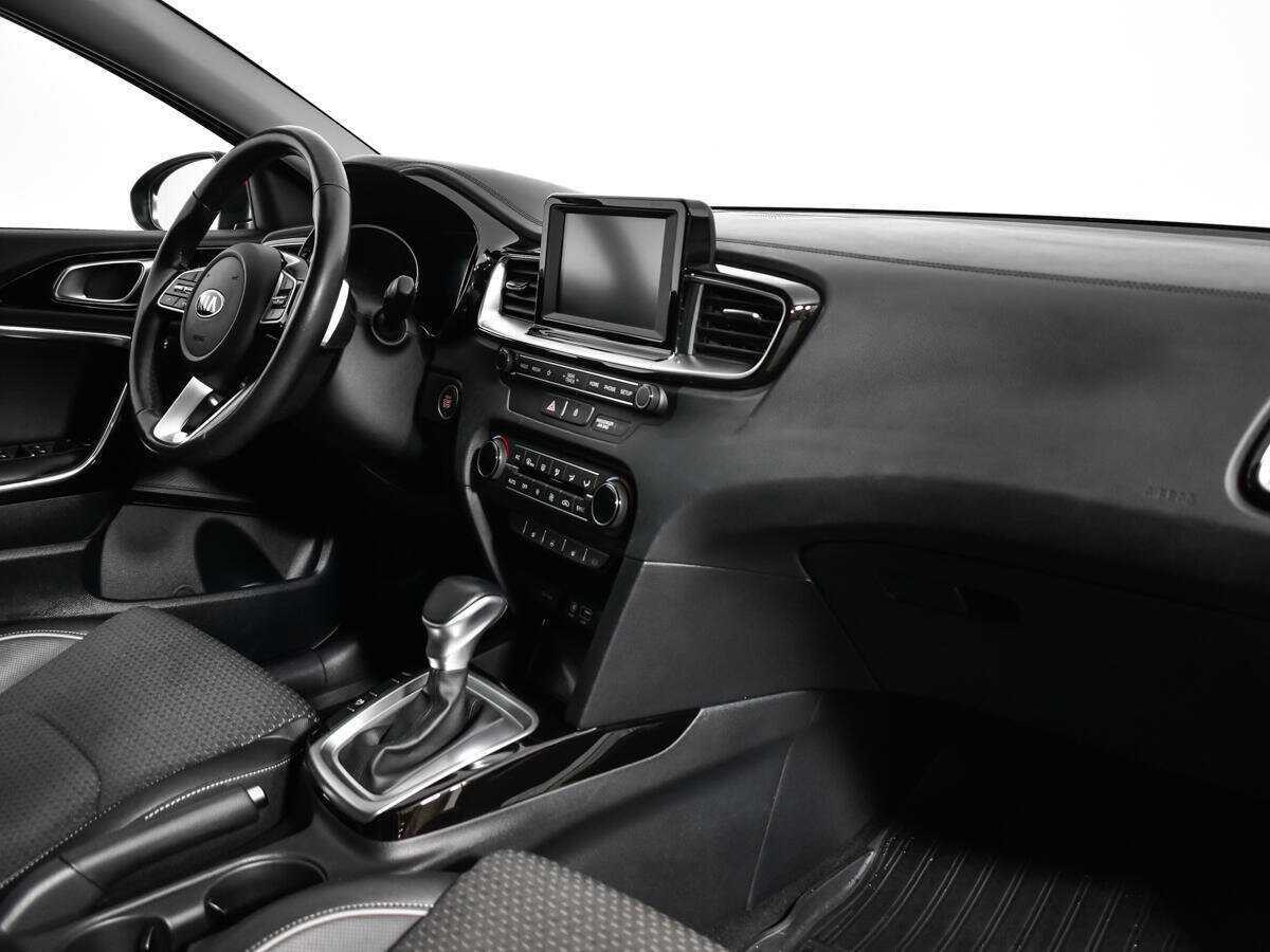 Купить Kia Ceed с пробегом. Фото: #4
