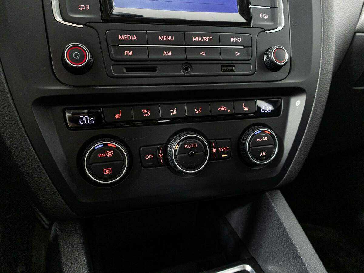 Купить Volkswagen Jetta с пробегом. Фото: #14