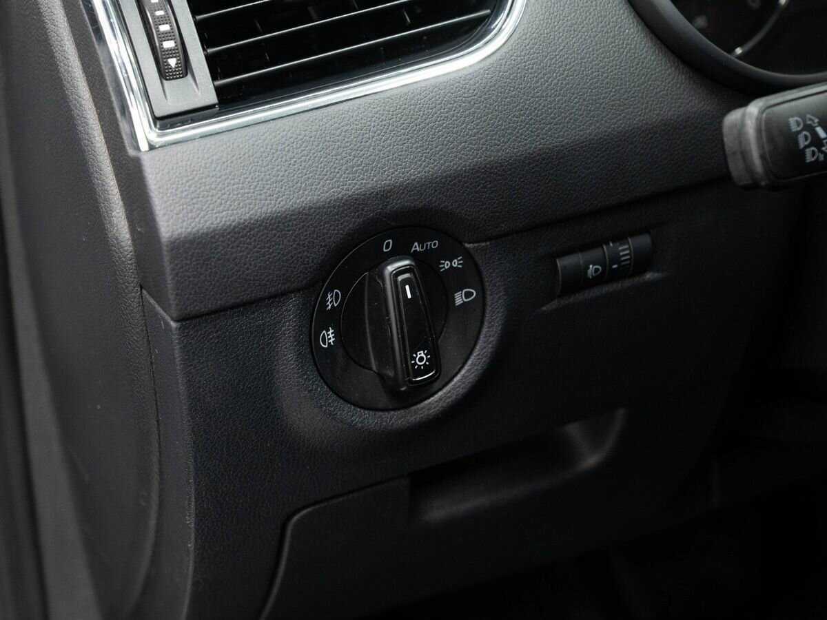 Купить Skoda Octavia с пробегом. Фото: #12