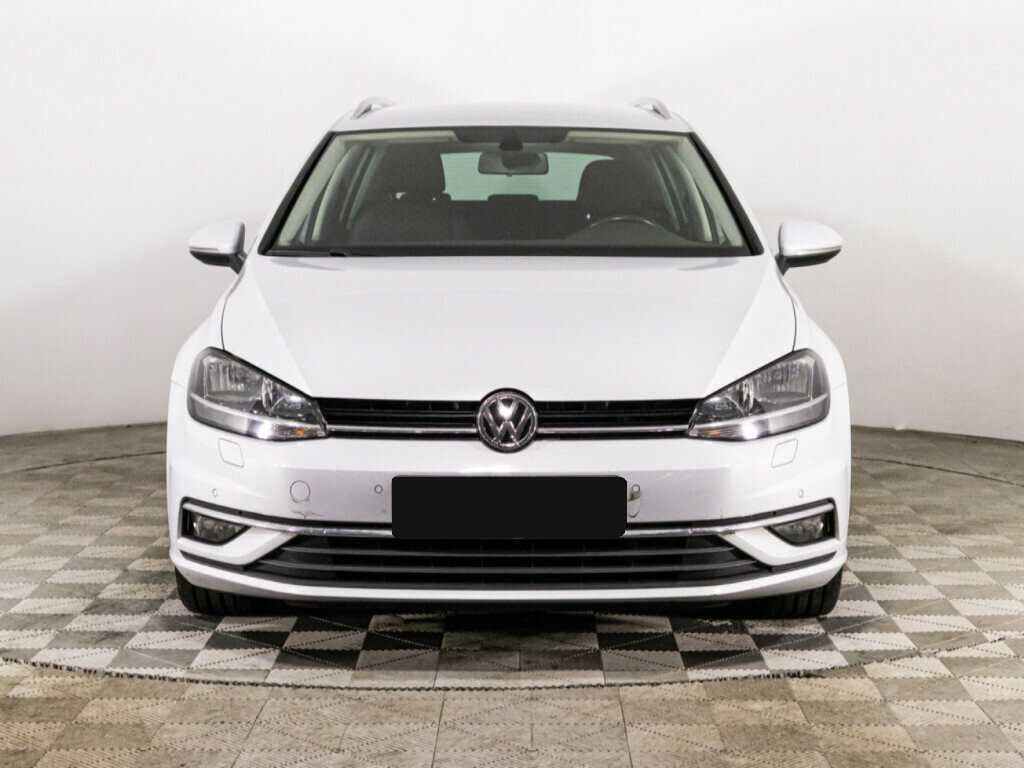 Купить Volkswagen Golf с пробегом. Фото: #1