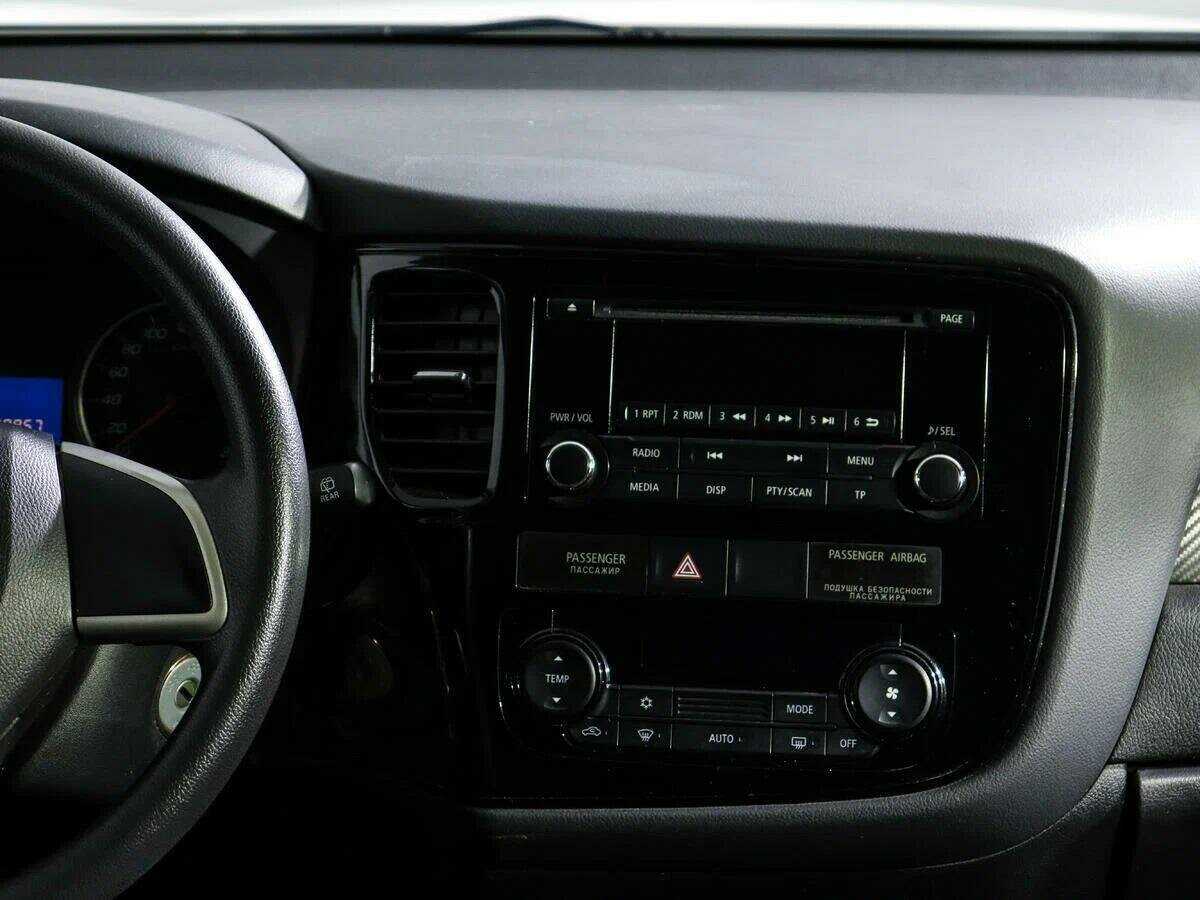 Купить Mitsubishi Outlander с пробегом. Фото: #10