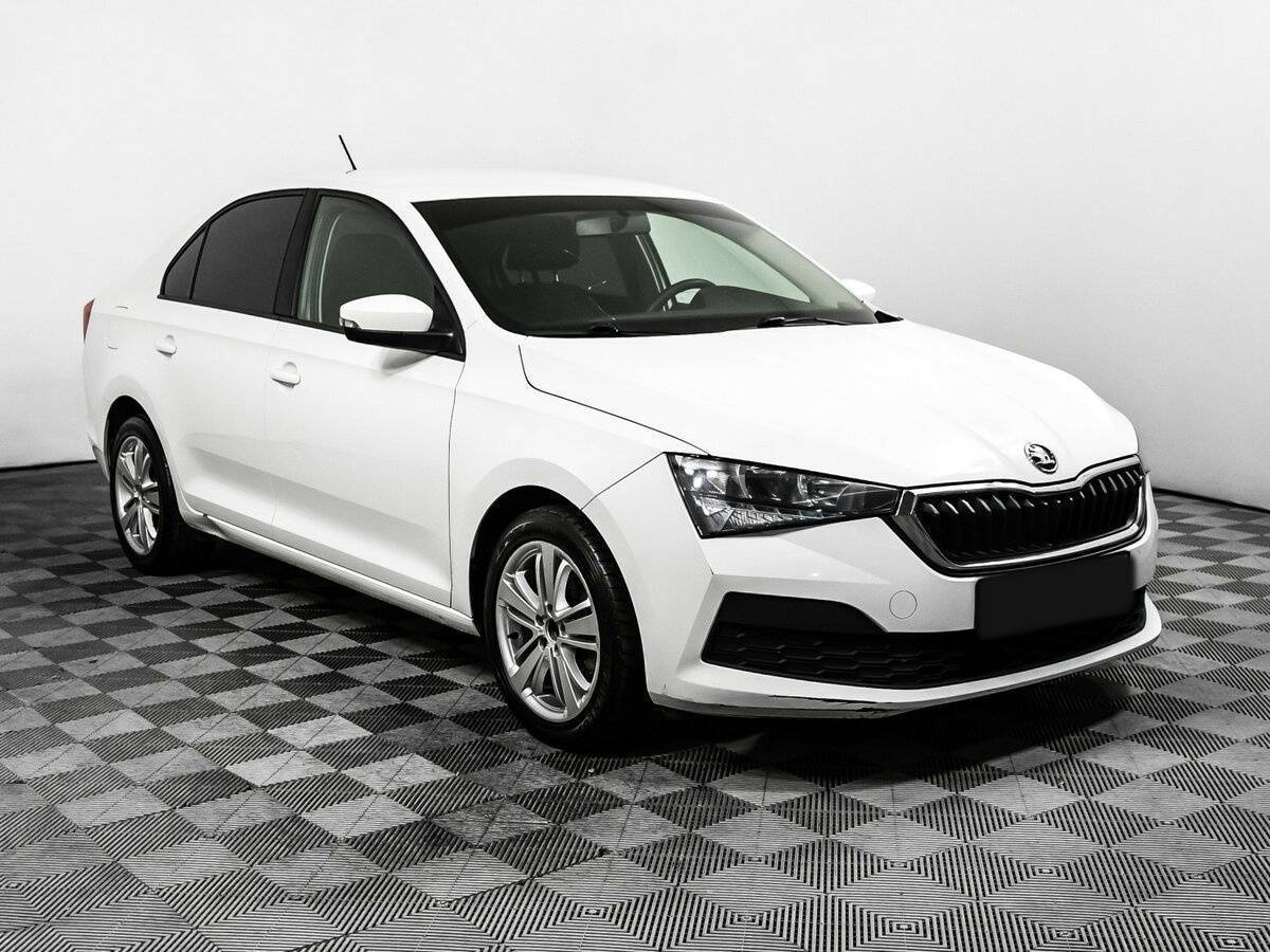 Купить Skoda Rapid с пробегом. Фото: #2