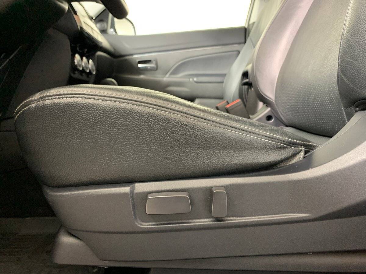 Купить Mitsubishi ASX с пробегом. Фото: #15