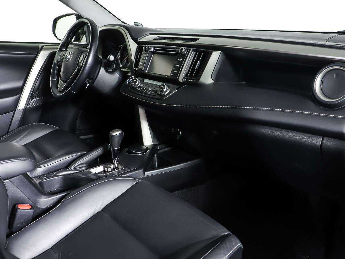 Купить Toyota RAV4 с пробегом. Фото: #8