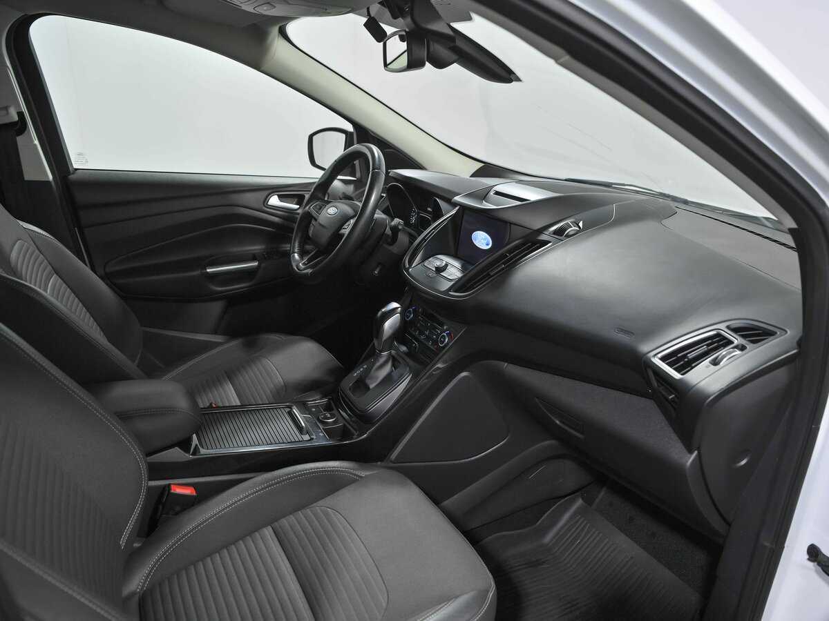 Купить Ford Kuga с пробегом. Фото: #16