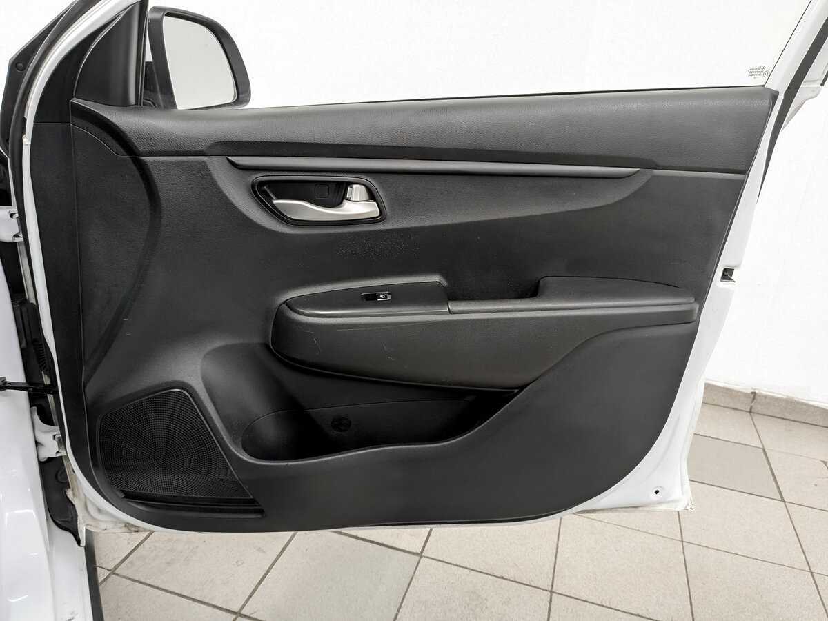 Купить Kia Rio с пробегом. Фото: #21