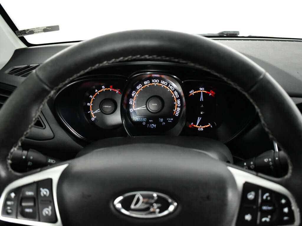 Купить Lada (ВАЗ) Vesta с пробегом. Фото: #10