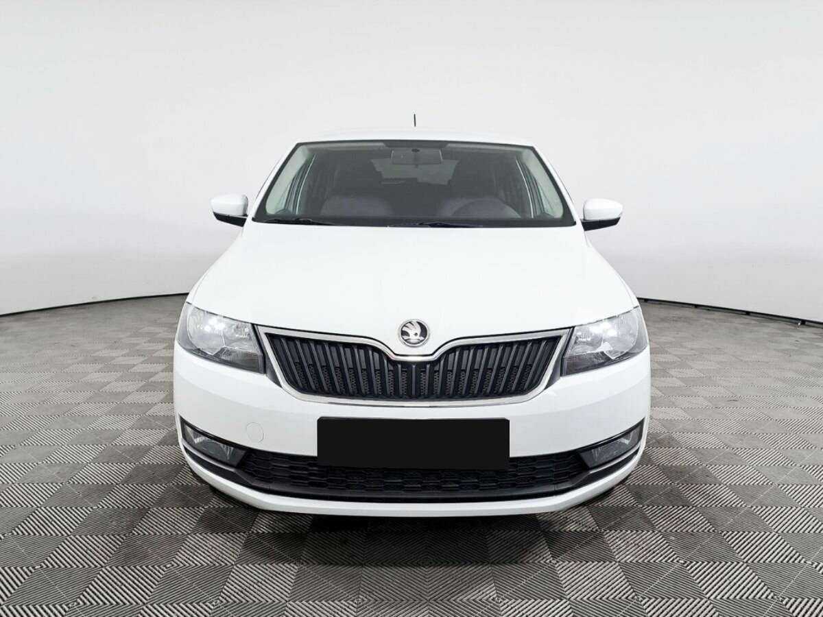 Купить Skoda Rapid с пробегом. Фото: #1