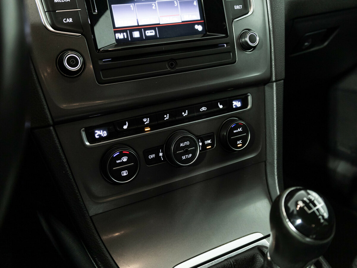 Купить Volkswagen Golf с пробегом. Фото: #15