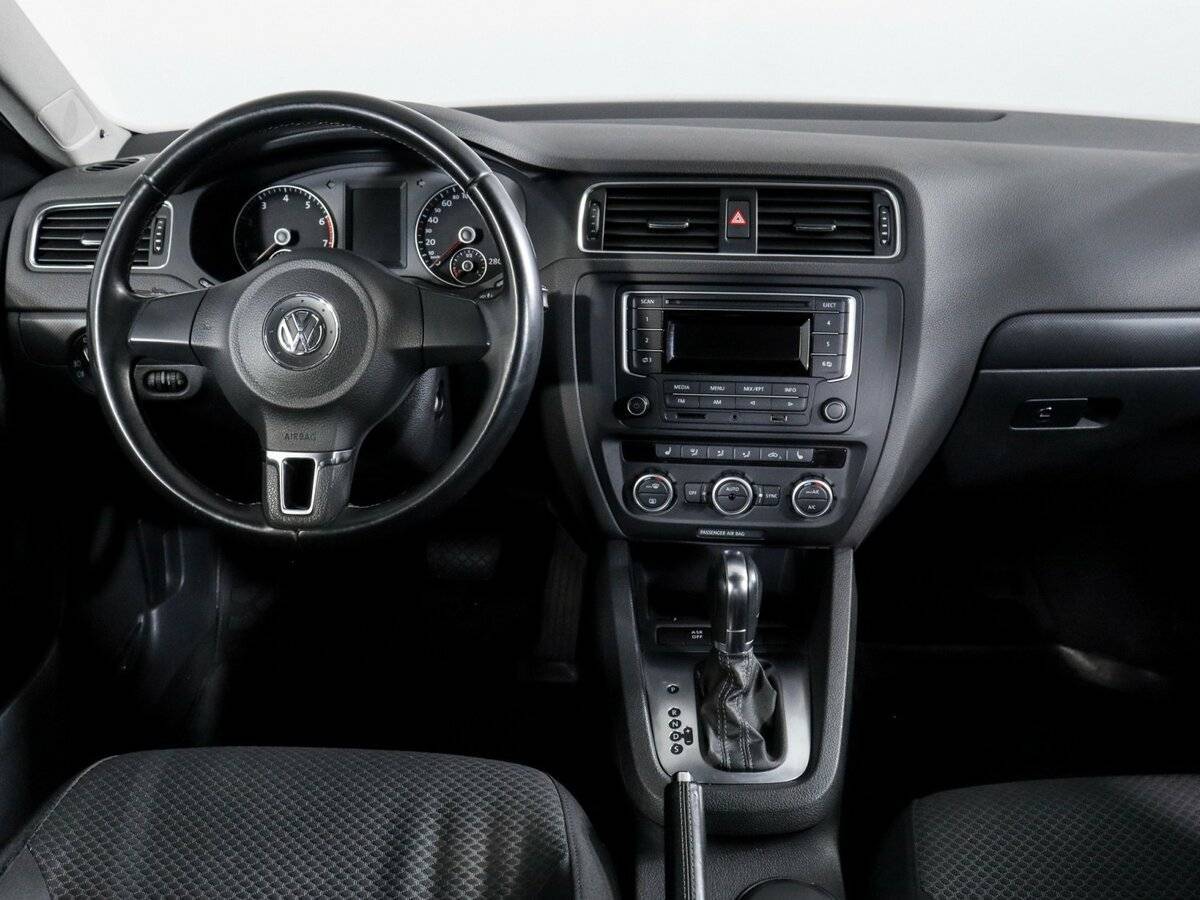 Купить Volkswagen Jetta с пробегом. Фото: #9
