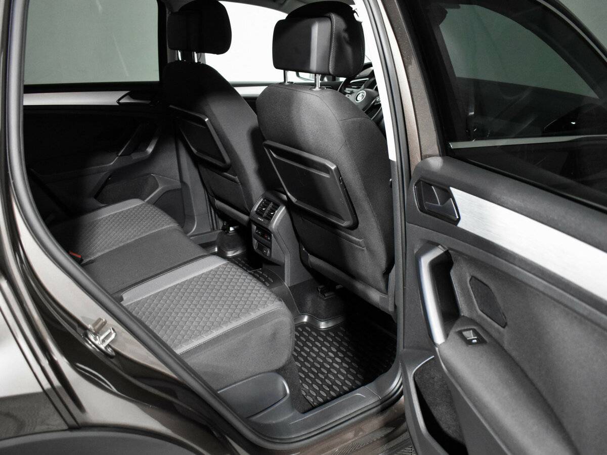 Купить Volkswagen Tiguan с пробегом. Фото: #11